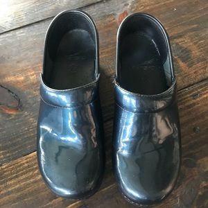 Dansko Shoes - Dansko 37 Dansko Shoes - Dansko 37
